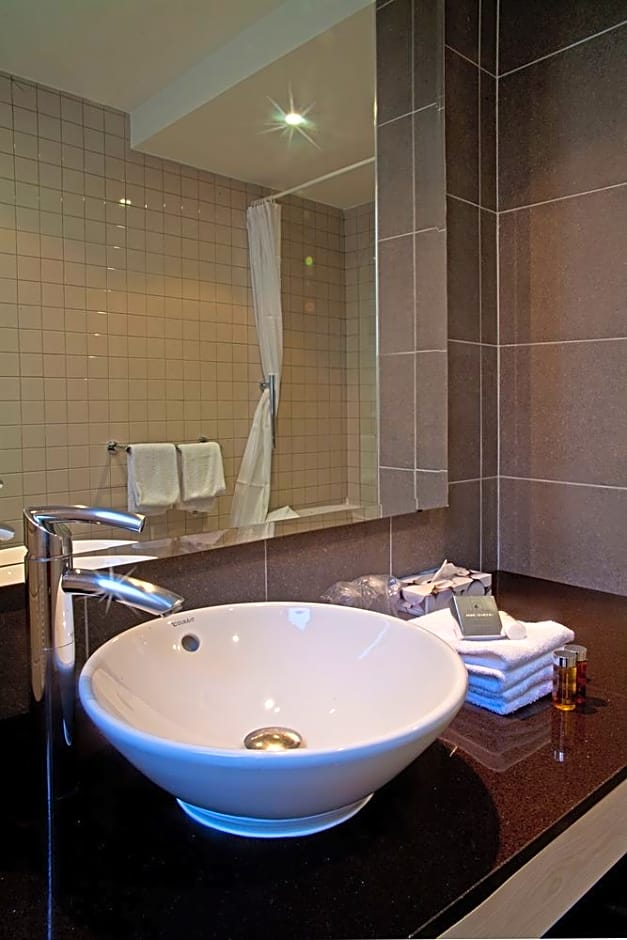 Maisons du Monde Hotel & Suites - Marseille Vieux Port