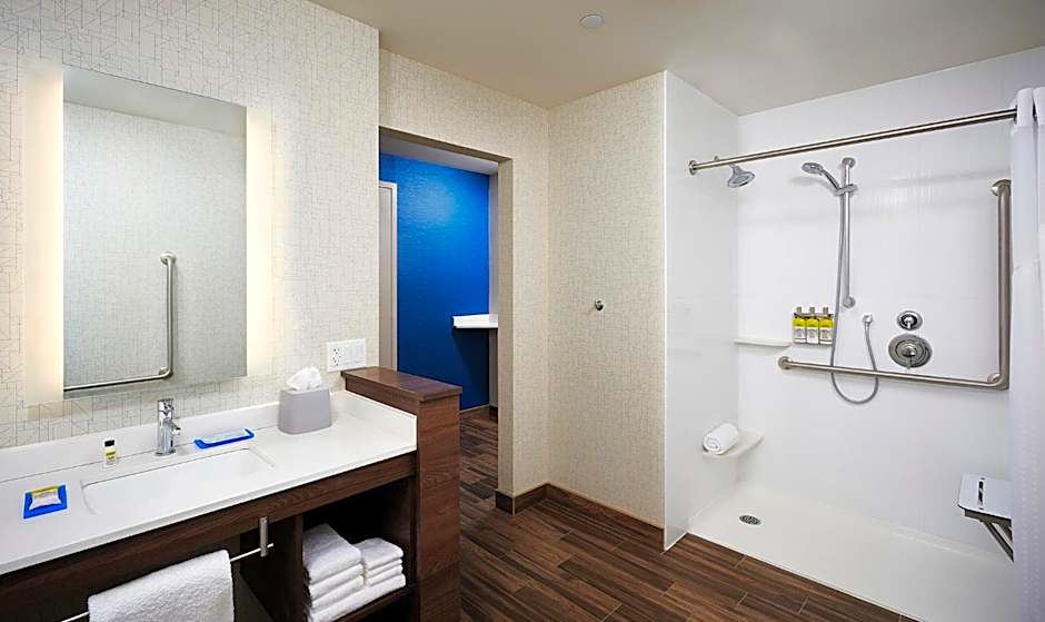 Holiday Inn Express Sarnia - Point Edward By IHG