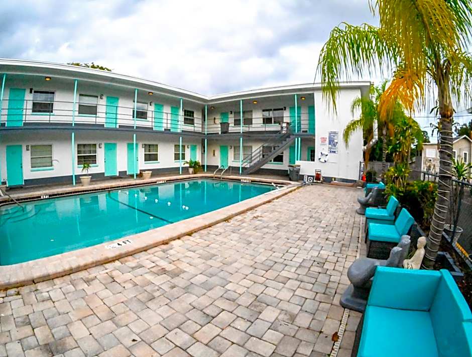 Uptown Inn & Suites