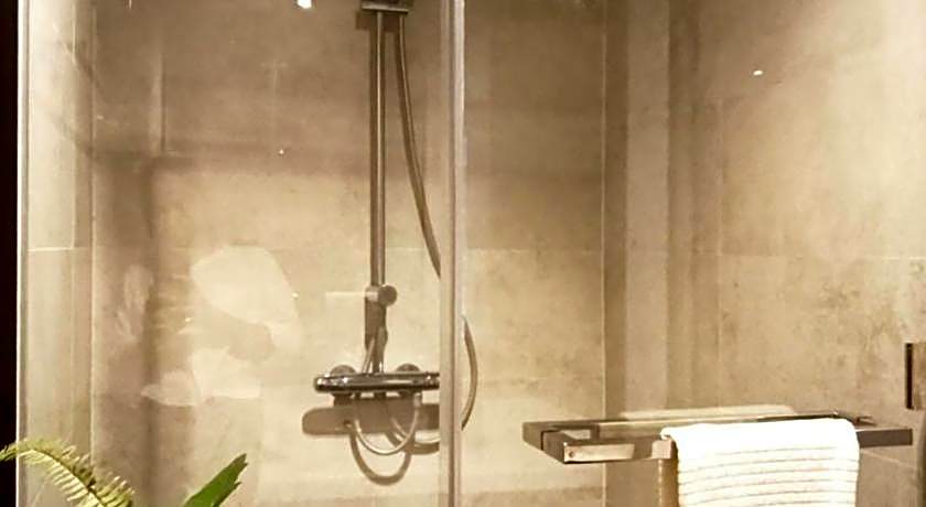 Waterfront Suites Phuket By Centara