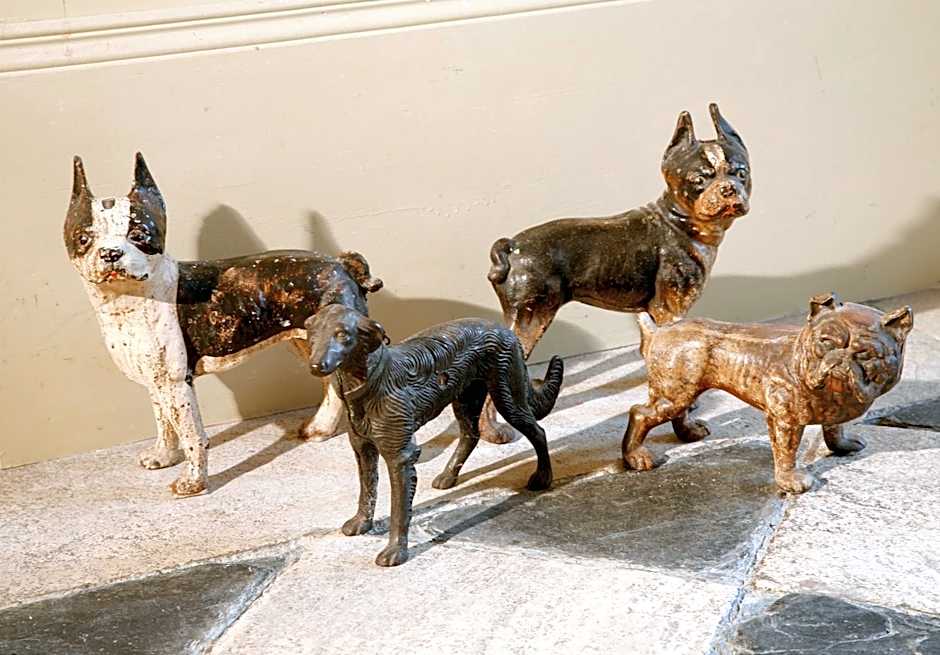 La Porte Rouge - The Red Door Inn