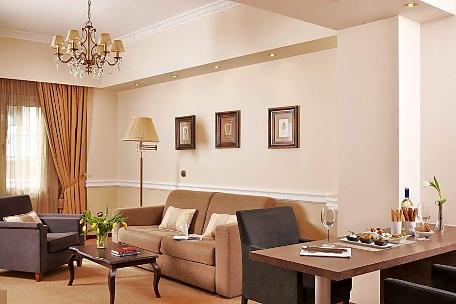 Ava Hotel and Suites