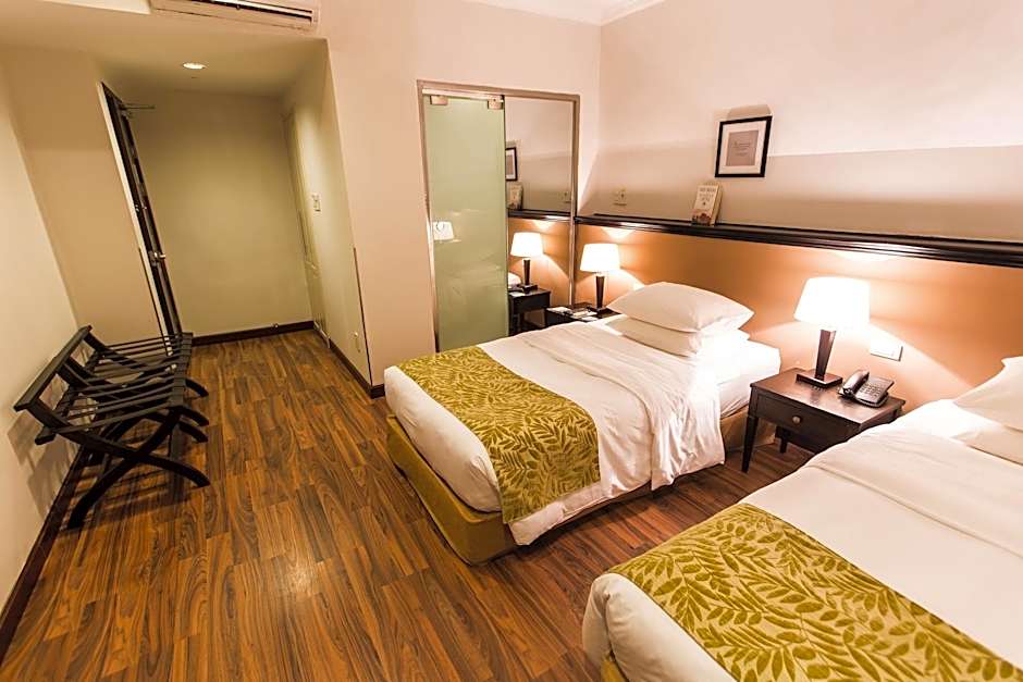 The Alcove Library Hotel