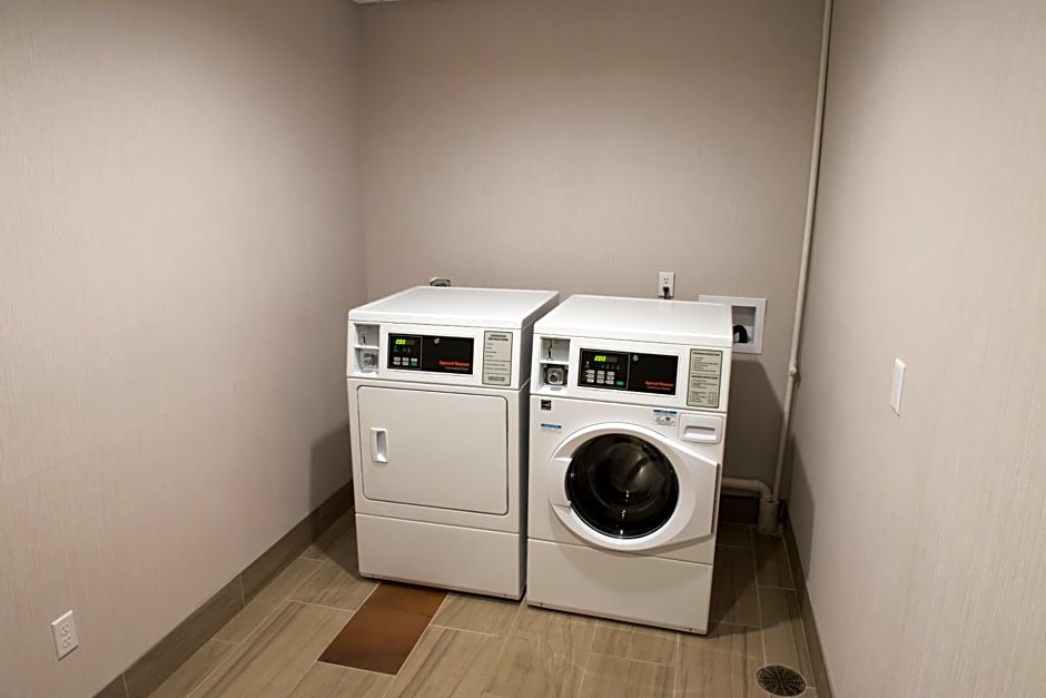 Holiday Inn Express & Suites - Merrillville, an IHG Hotel