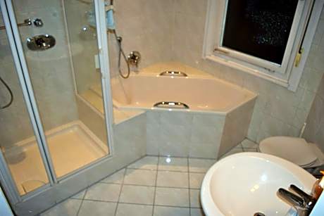 Standard Double Room with Shared Bathroom