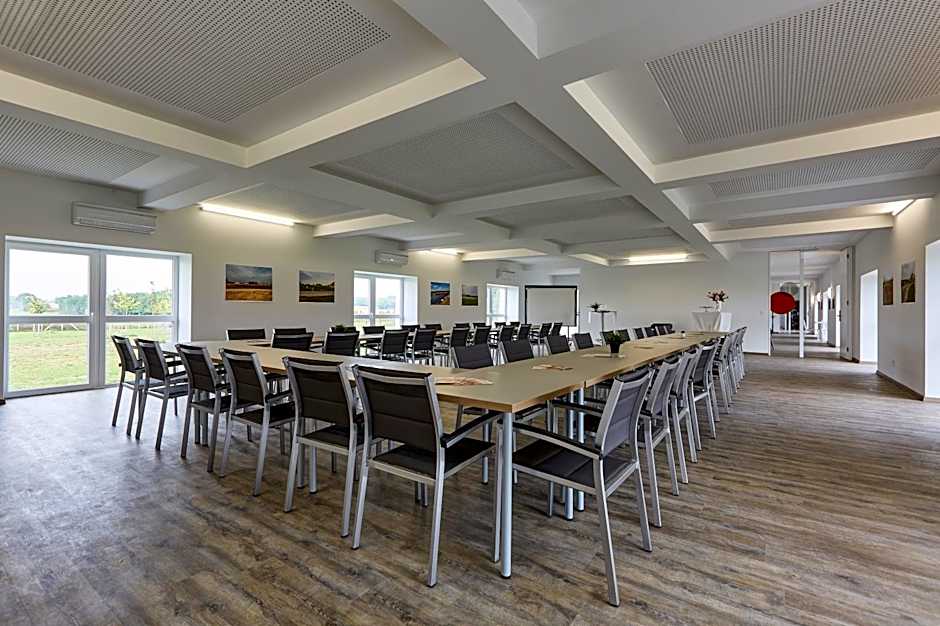 Chalets Franciska Major, Pro Village