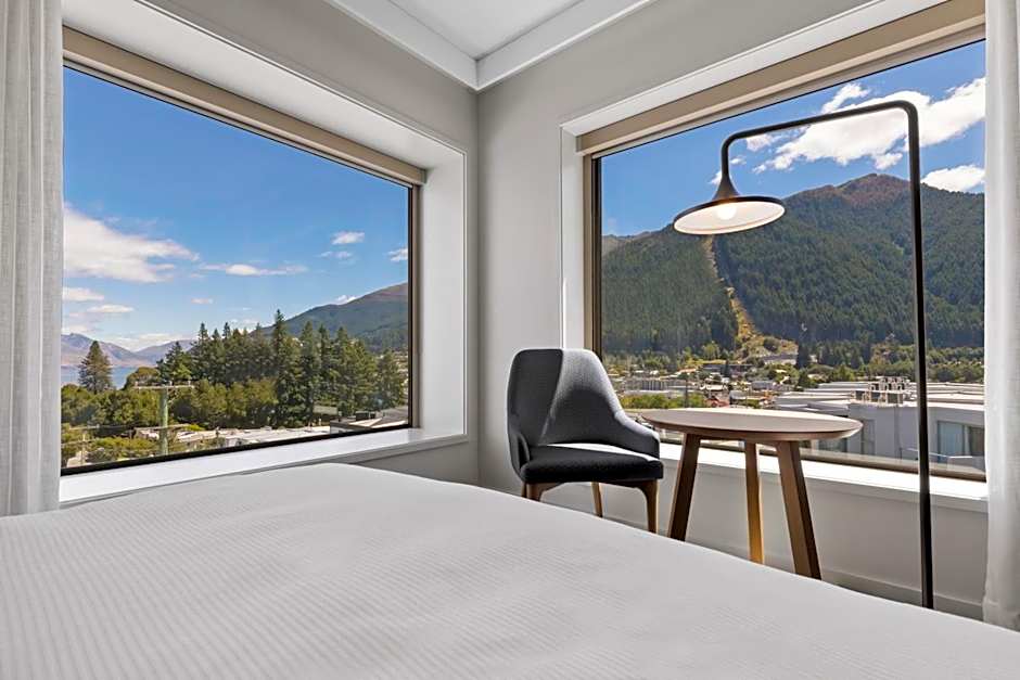 Holiday Inn Express And Suites Queenstown By IHG