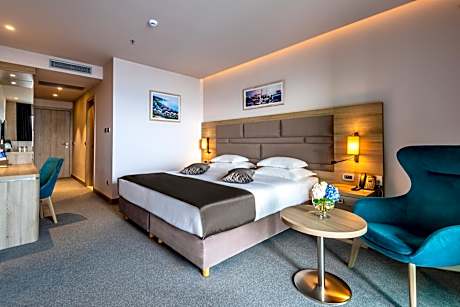 Premium Double or Twin Room with Balcony and Sea View