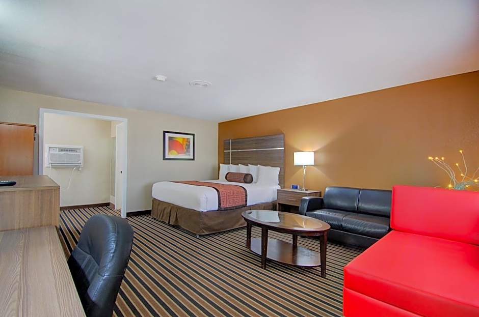 Westbridge Inn & Suites