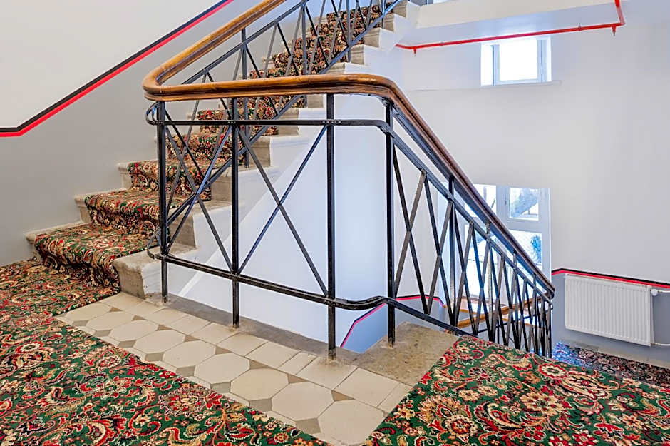 Three Crowns Residents