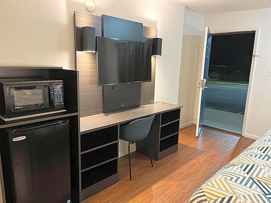 Motel 6 Junction, TX Llano River