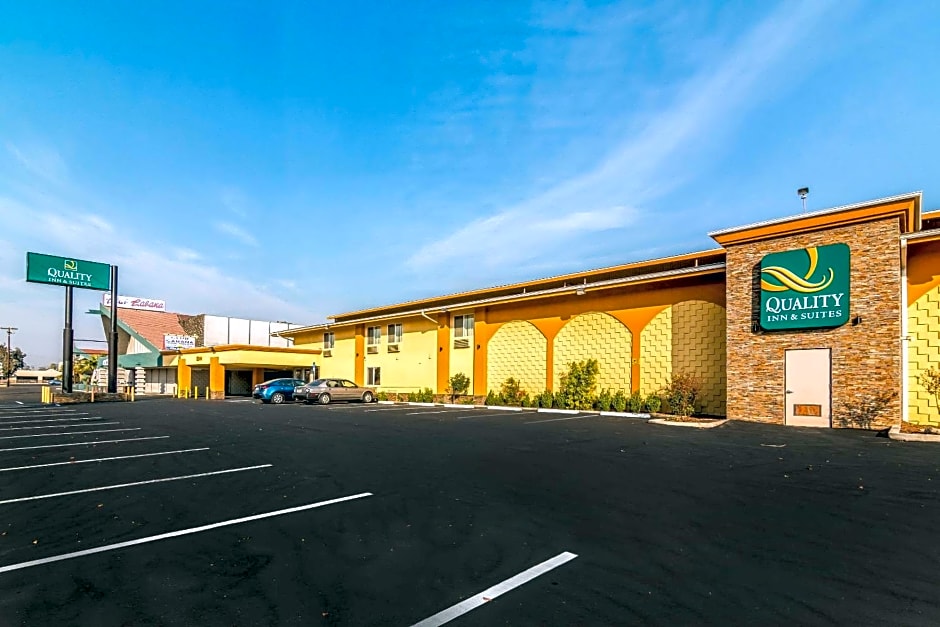 Quality Inn & Suites near Downtown Bakersfield