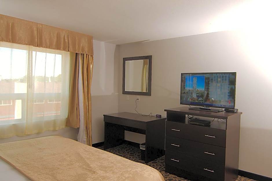 Paradise Inn and Suites Redwater