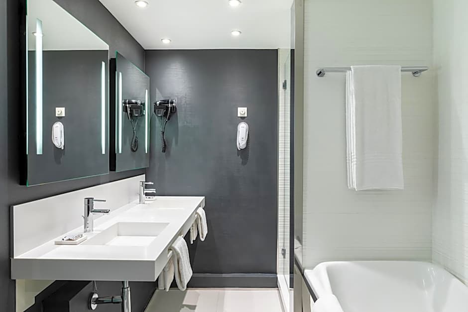 AC Hotel by Marriott Nice