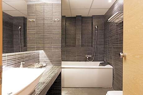 Superior Sea View with Hot Tub