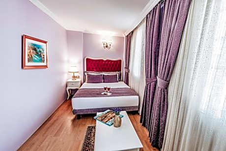 Deluxe Suite with City View