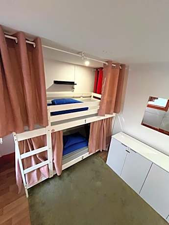 Bed in 4-Bed Mixed Dormitory Room