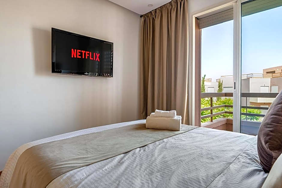 Modern 2BR Apartment with Pool & Secure Parking in Marrakech