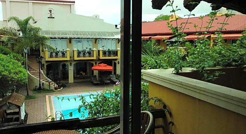 Crown Regency Residences Davao Hotel