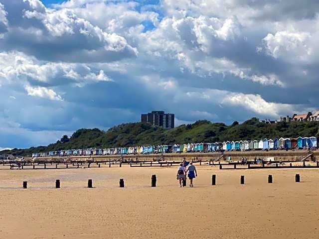 8 Bed Sun Decked Caravan Unlimited High speed Wifi and fun at Seawick Holiday Park