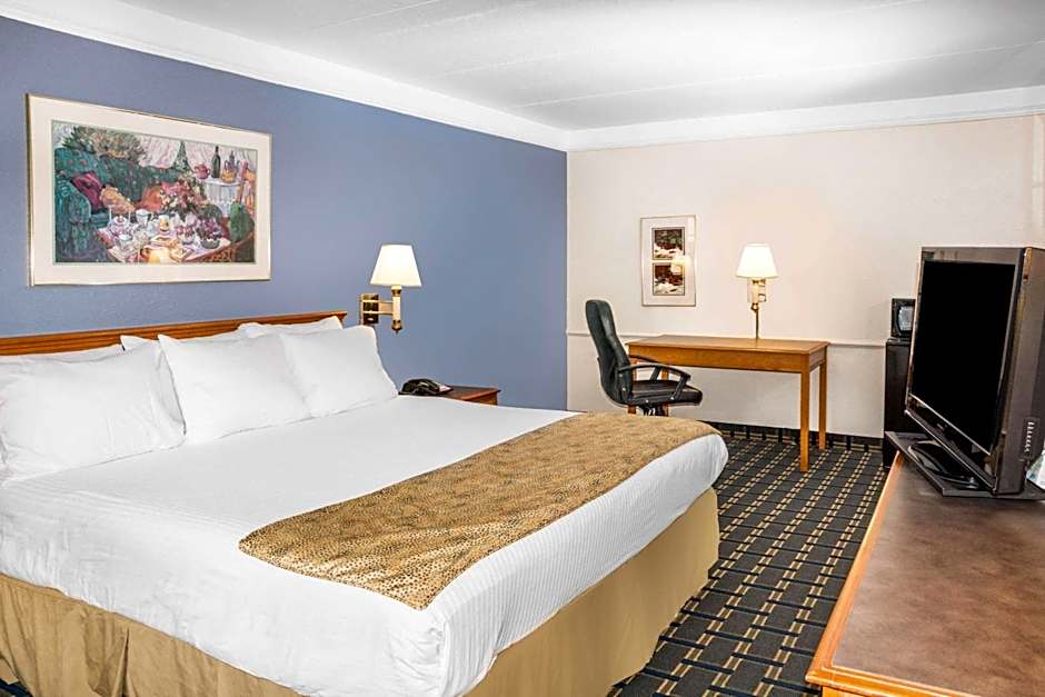 Days Inn by Wyndham Houston
