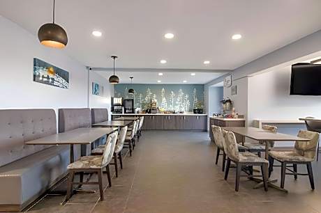 Rodeway Inn and Suites