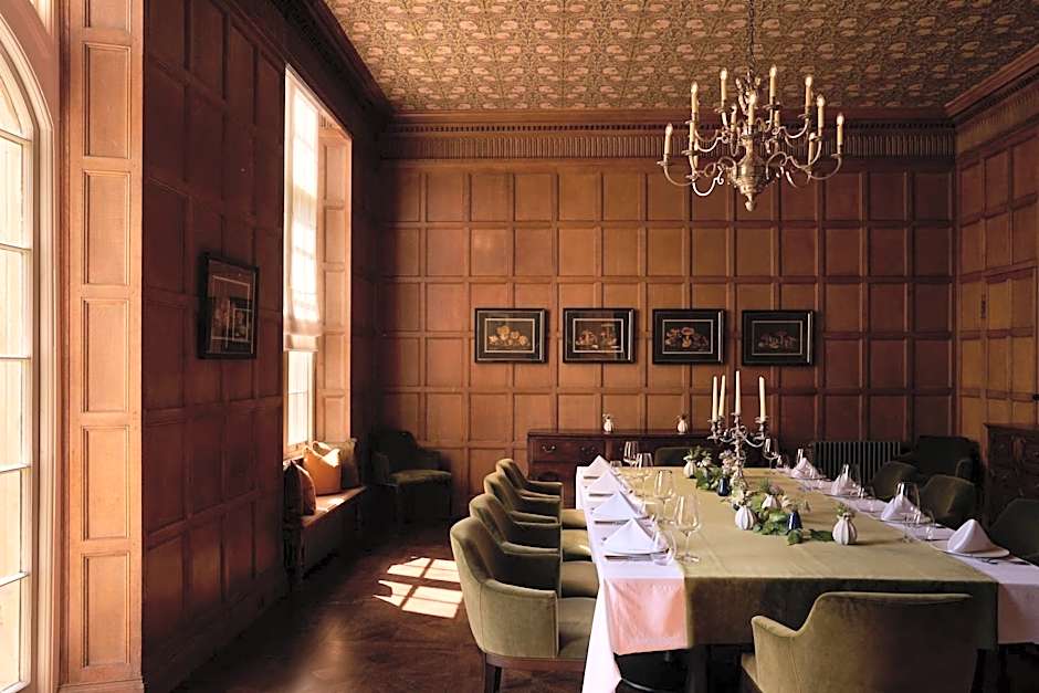 Dumbleton Hall