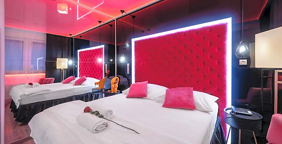 Hotel Aura Design & Garden Pool