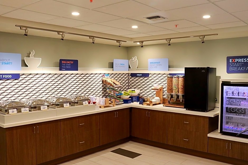 Holiday Inn Express Seattle - Sea-Tac Airport By IHG