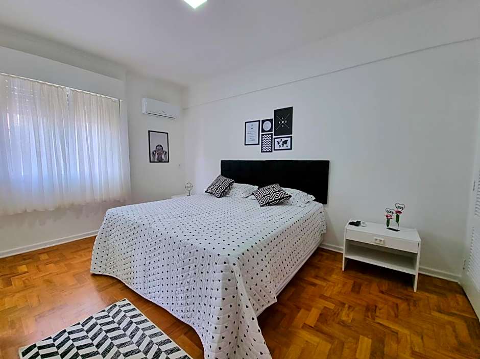 Apartamento Guarujá, Frente Mar, Pé na areia, moderno!!!