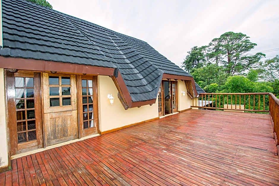 Hoyohoyo Koeltehuis Farm Lodge