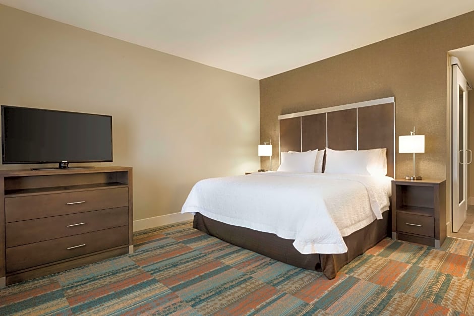 Photo 1 of 1 of 1 King Bed, Hearing Accessible