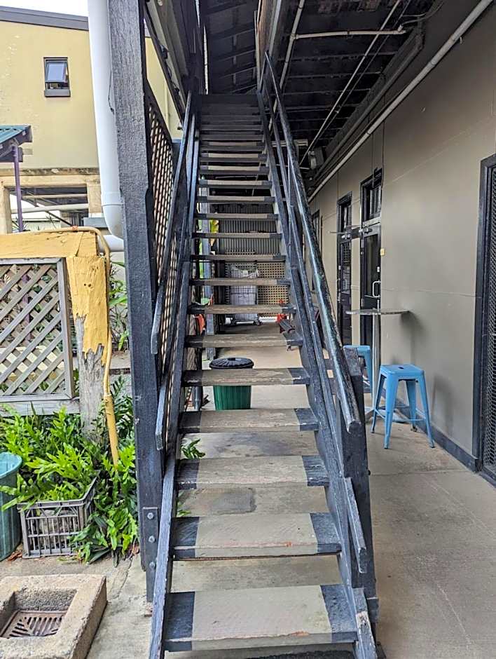 GRAND CENTRAL HOTEL PROSERPINE