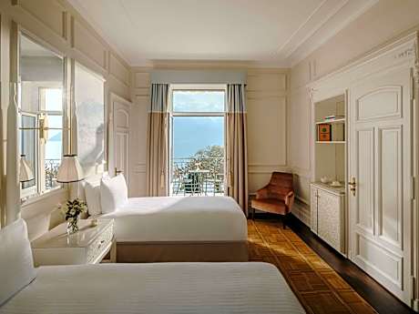 FAIRMONT LAKE VIEW 2 Twin - 20sm, 215sf