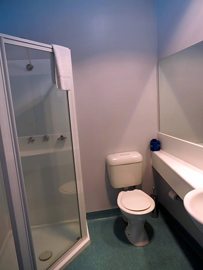 Waterfront Lodge Motel