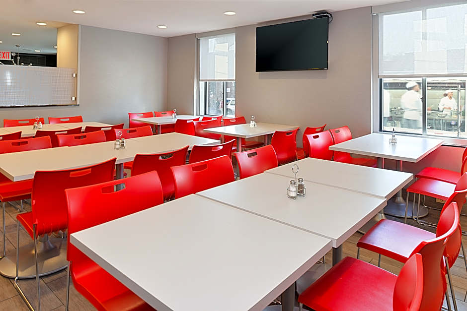 Red Lion Inn & Suites Brooklyn