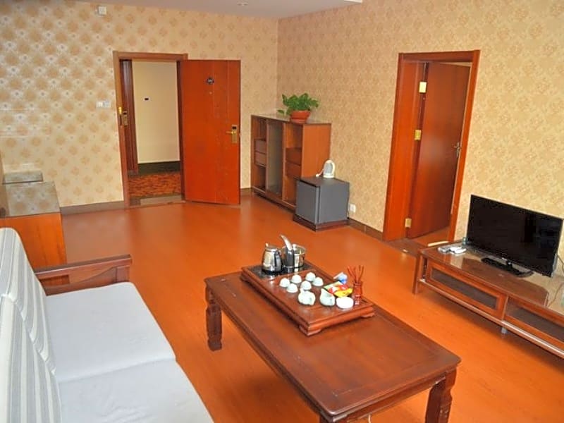 GreenTree Inn WeiFang QingZhou Middle HaiDai Road Electric Power Shell