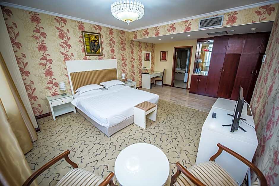 Photo 1 of 5 of Junior Suite