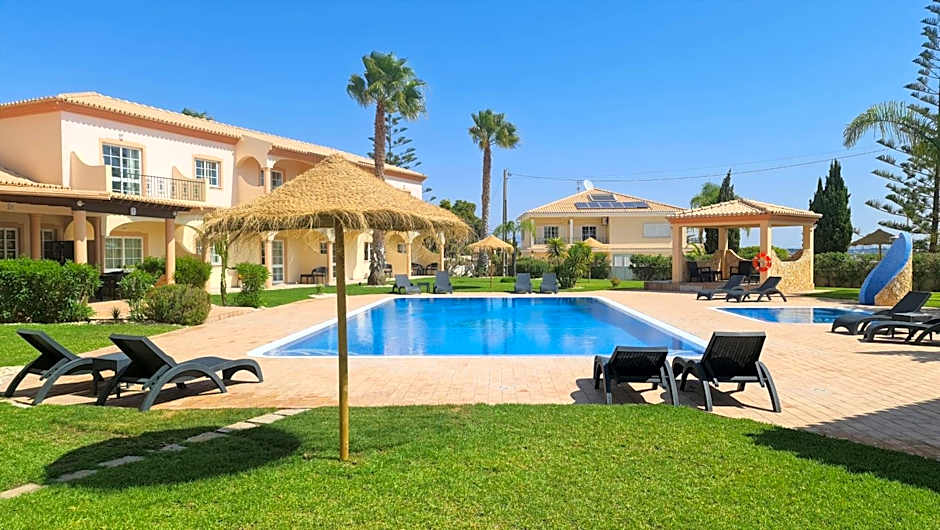 Atalaia Sol Aparthotel - tennis & heated pool in winter