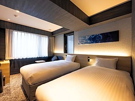 Room Selected at Check-In 2 adult (No choice of bed preference)