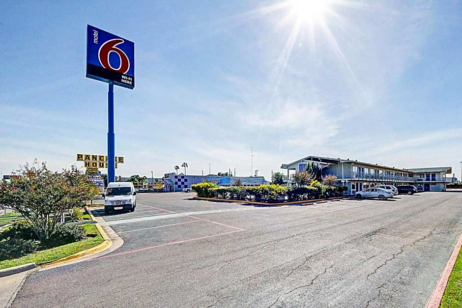 Motel 6 Laredo South
