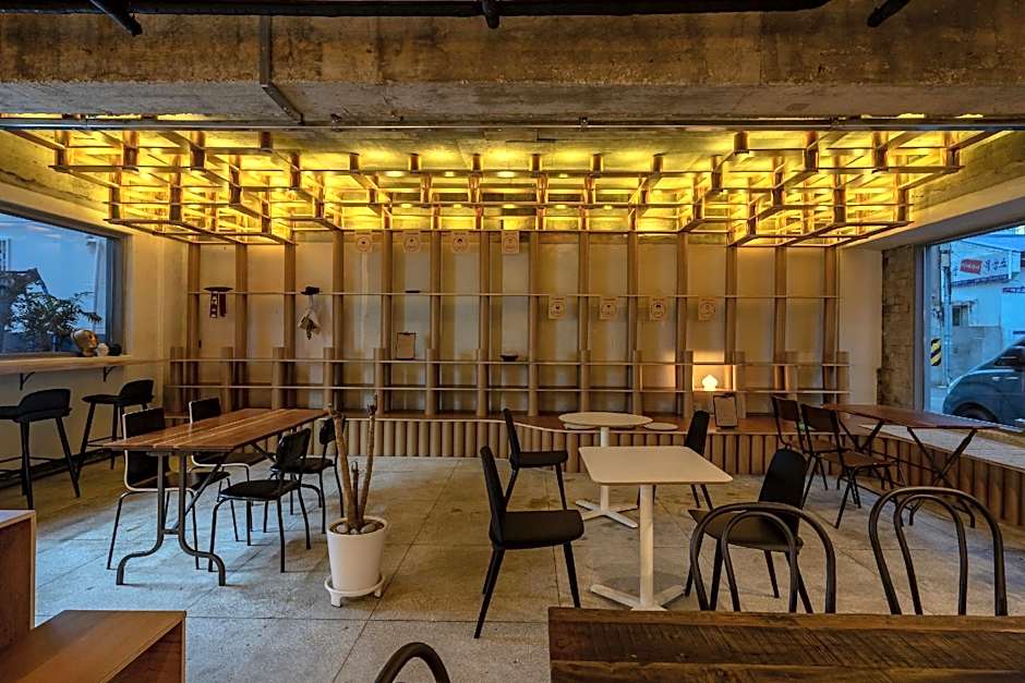 Mireuk Mireuk Beer Hostel