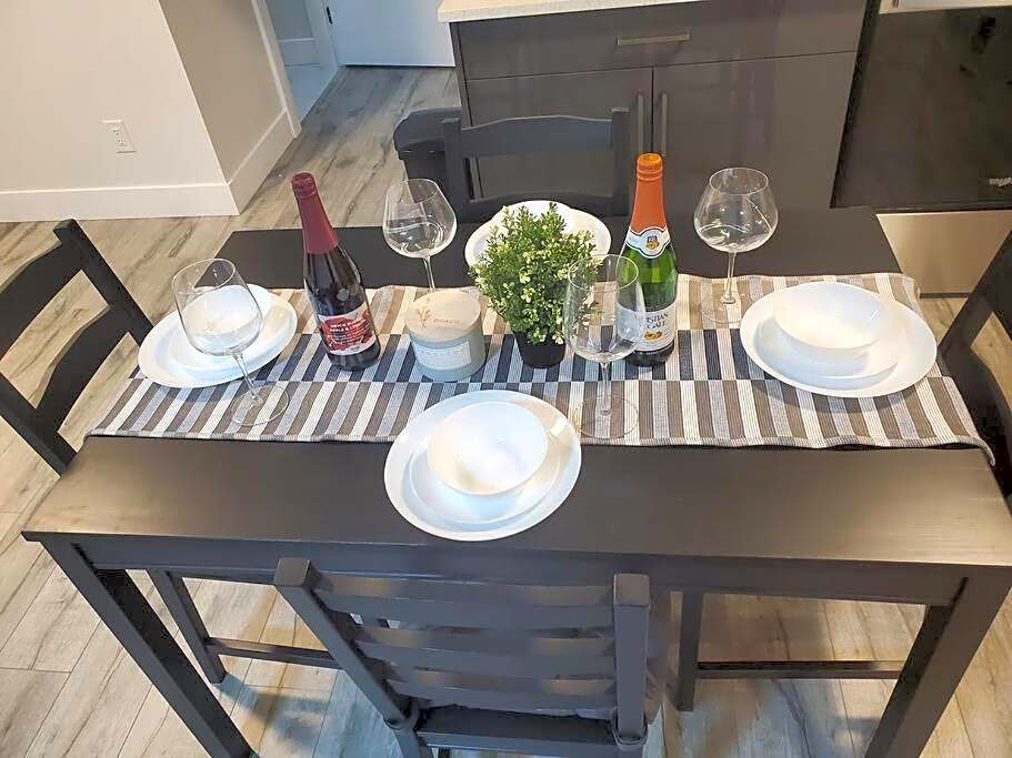 Lux Modern 2BR Radiant Suite+Free Parking