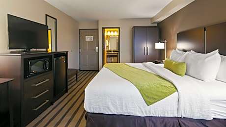 Queen Room with Two Queen Beds - Non-Smoking