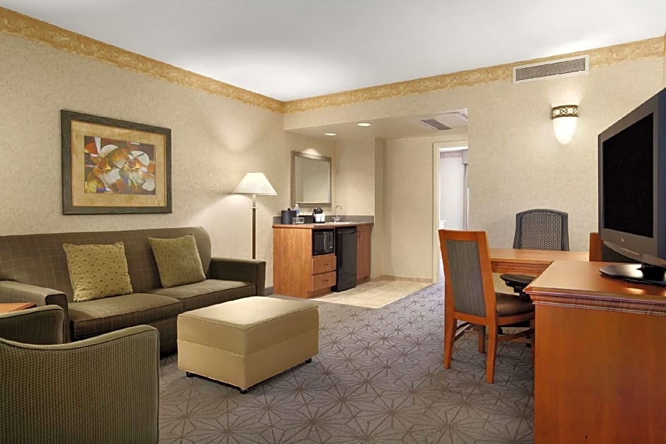 Photo 1 of 4 of 1 King Bed-Basic Suite-Ns