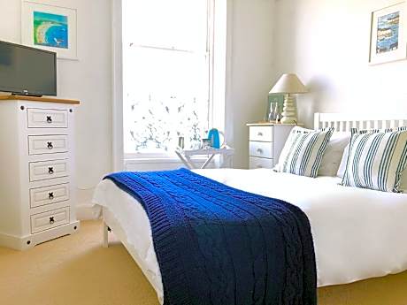 Double room-Standard-Ensuite with Shower