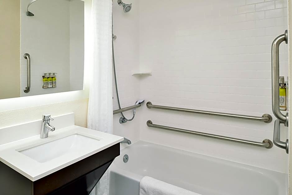 Candlewood Suites Winchester By IHG