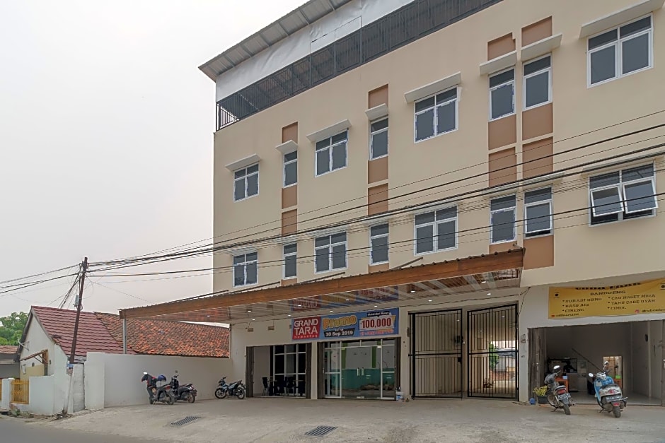 RedDoorz Plus @ Grand Tara Homestay Palembang
