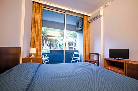 Economy Double or Twin Room with Beach Access