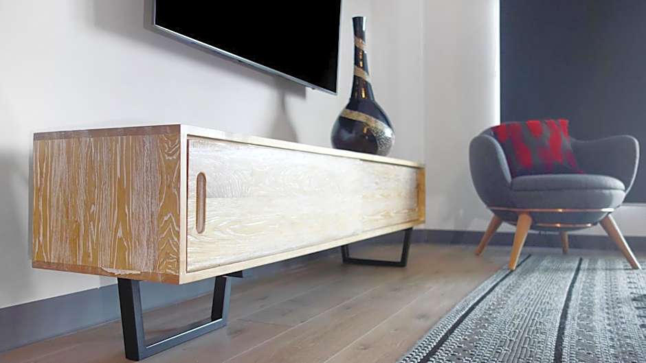 Semaphore Splash Apartments